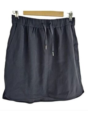 Lululemon black pull on drawstring skirt Size 10